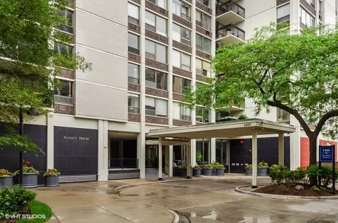 1460 N Sandburg Ter #1008A, Chicago, IL 60610