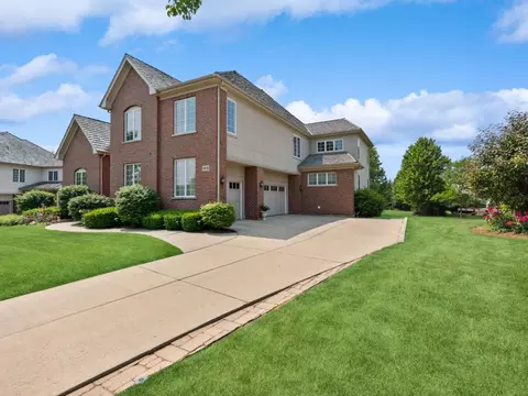 1212 Bibury Ln, Inverness, IL 60010