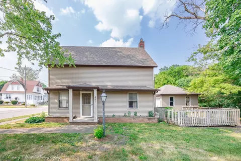 447 Edward St, Sycamore, IL 60178