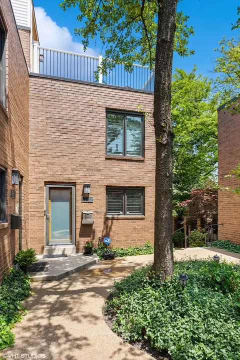 1657 N Vine St, Chicago, IL 60614