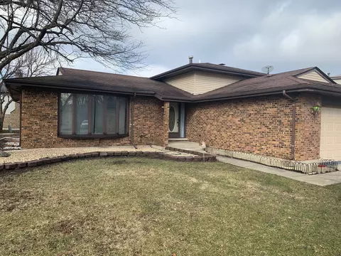 860 Campus Ave, Matteson, IL 60443