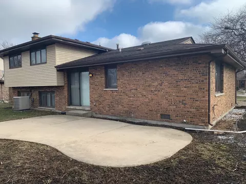 860 Campus Ave, Matteson, IL 60443 photo 2