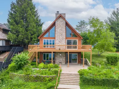 1537 Lake Holiday Dr, Lake Holiday, IL 60548