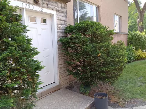1700 W Jarvis Ave #1S, Chicago, IL 60626