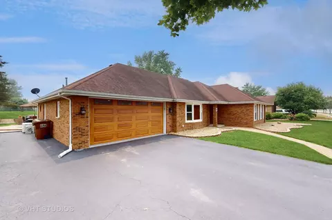 222 Miller St, Beecher, IL 60401