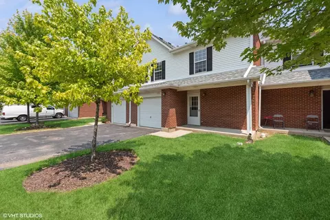 1521 Anderson Trl, Zion, IL 60099