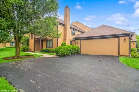 1301 Bristol Ln, Buffalo Grove, IL 60089