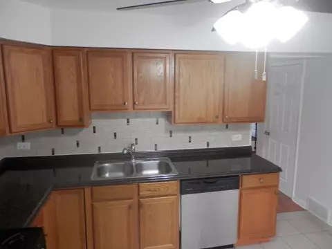 8 E Judith Ann Dr, Mount Prospect, IL 60056 photo 12