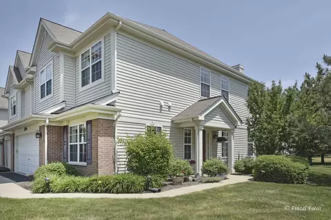 2206 Pembridge Dr, Lake In The Hills, IL 60156