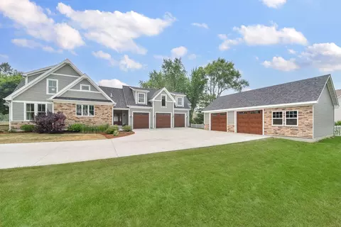 1141 Morton St, Batavia, IL 60510
