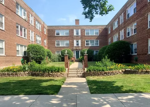 2210 W Farwell Ave #3, Chicago, IL 60645