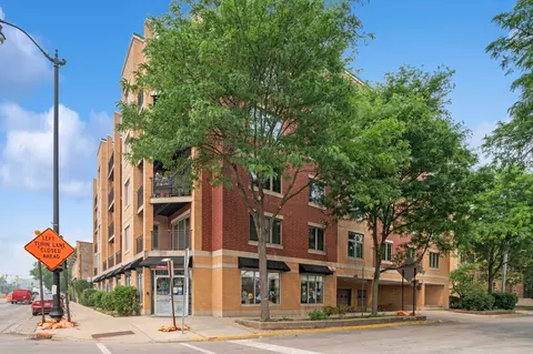 8000 Kilpatrick Ave #4B, Skokie, IL 60076