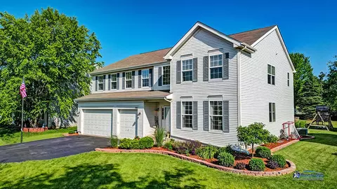 910 Limerick Ln, Mchenry, IL 60050