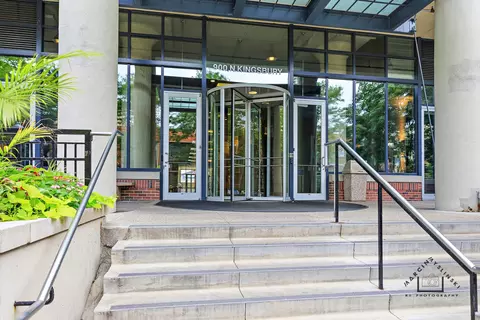 900 N Kingsbury St #704, Chicago, IL 60610