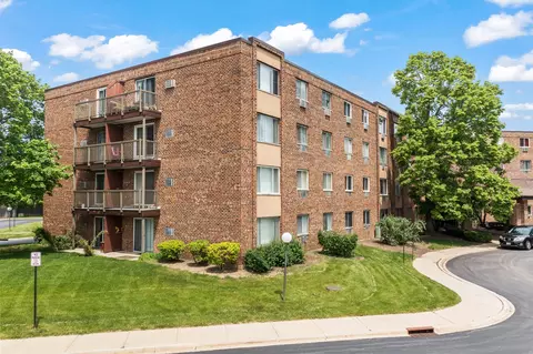 1880 Bonnie Ln #208, Hoffman Estates, IL 60169
