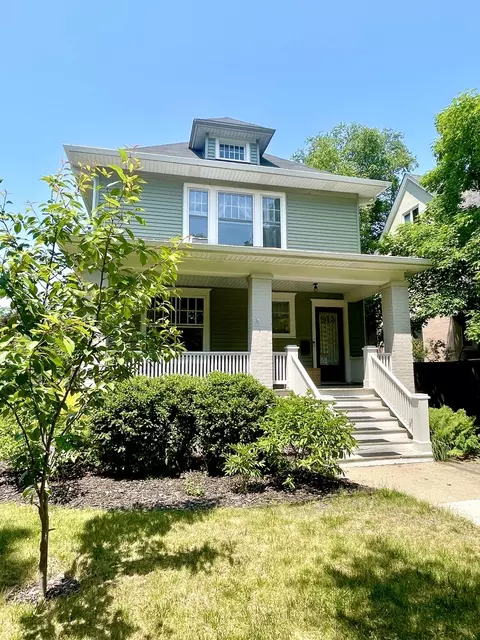 915 Reba Pl, Evanston, IL 60202