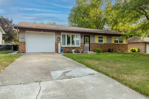 1822 Truman Dr, Normal, IL 61761