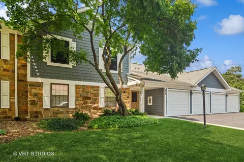 698 Oakmont Ln #D2, Wheeling, IL 60090