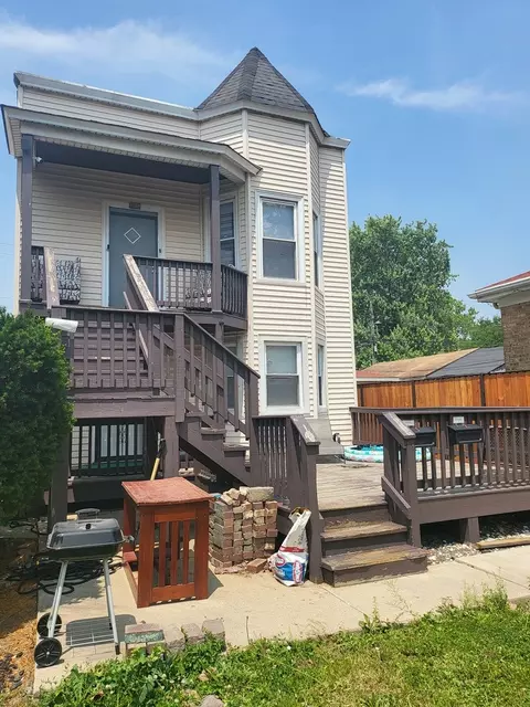 4440 W Augusta Blvd, Chicago, IL 60651