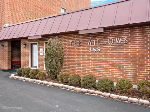 255 S West Ave #107, Elmhurst, IL 60126