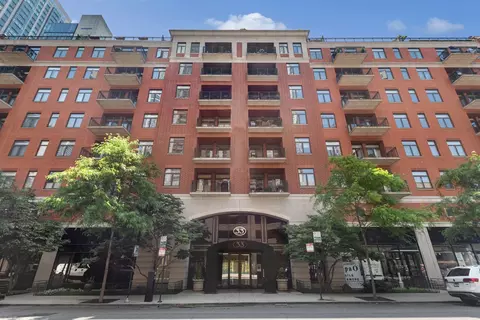 33 W Huron St #708, Chicago, IL 60654