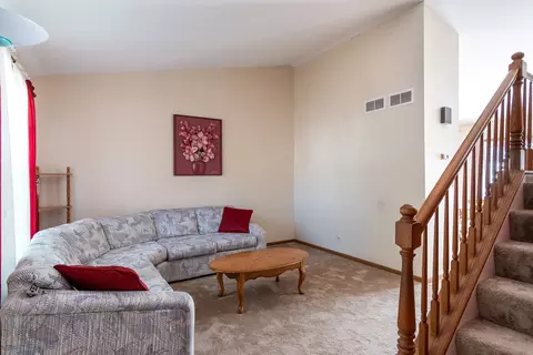 1335 Elder Dr, Aurora, IL 60506 photo 4