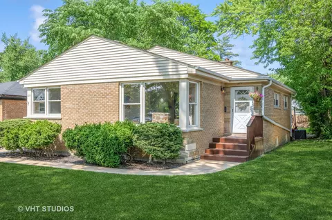 577 Ridge Rd, Highland Park, IL 60035