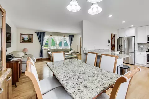 130 Westmere Rd, Des Plaines, IL 60016 photo 6