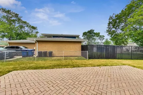 130 Westmere Rd, Des Plaines, IL 60016 photo 35