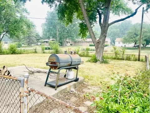 6 Ethell Pkwy, Normal, IL 61761 photo 2