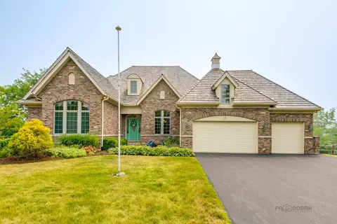 824 Wedgewood Ct, Lindenhurst, IL 60046