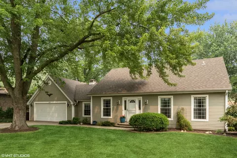 165 Sycamore Ln, Frankfort, IL 60423