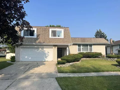 243 S University Ave, Glenwood, IL 60425