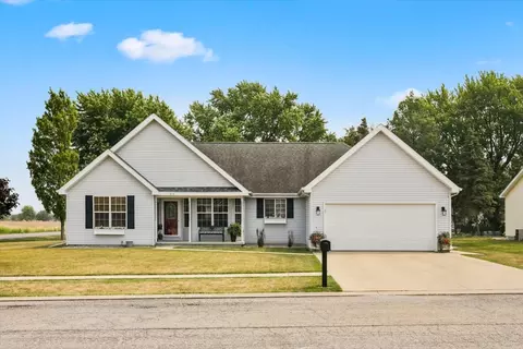 1126 Park Ter, Paxton, IL 60957