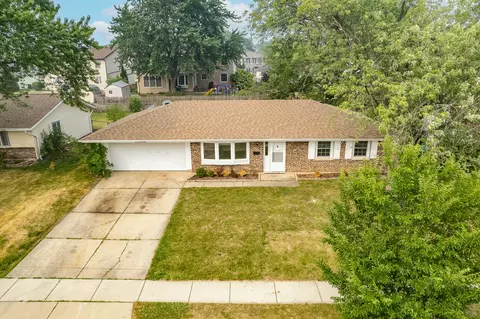 128 W Hartford Dr, Schaumburg, IL 60193