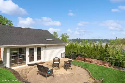 23365 N Hillside Rd, Barrington, IL 60010