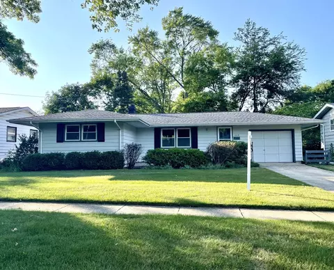 1614 Evergreen St, Saint Charles, IL 60174