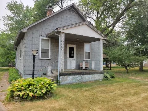 209 W 2nd St, Spring Valley, IL 61362