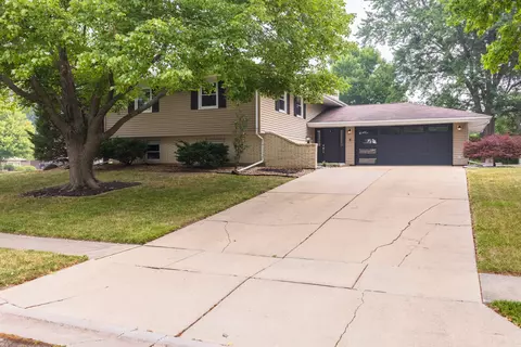 100 Riss Dr, Normal, IL 61761