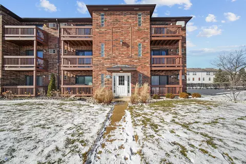 1120 Cedar St #2A, Glendale Heights, IL 60139