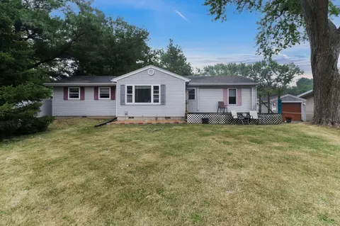 207 N West St, Hudson, IL 61748