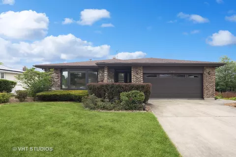 7609 Hayenga Ln, Darien, IL 60561