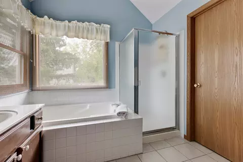4761 Oregon Trl, Mchenry, IL 60050 photo 12