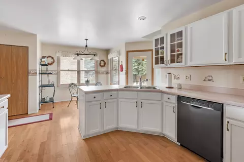 4761 Oregon Trl, Mchenry, IL 60050 photo 6