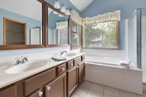 4761 Oregon Trl, Mchenry, IL 60050 photo 11