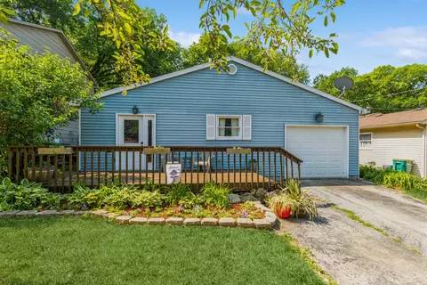 37 Riverview Ave, Fox Lake, IL 60020