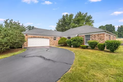 20 Briargate Cir, Sugar Grove, IL 60554