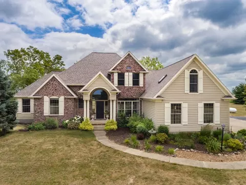 1687 N 600 East Rd, Monticello, IL 61856
