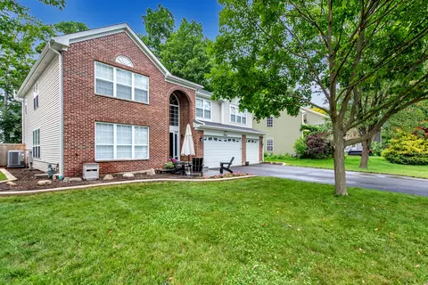 1886 S Osprey Ln, Libertyville, IL 60048