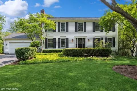 487 W Hillside Ave, Barrington, IL 60010